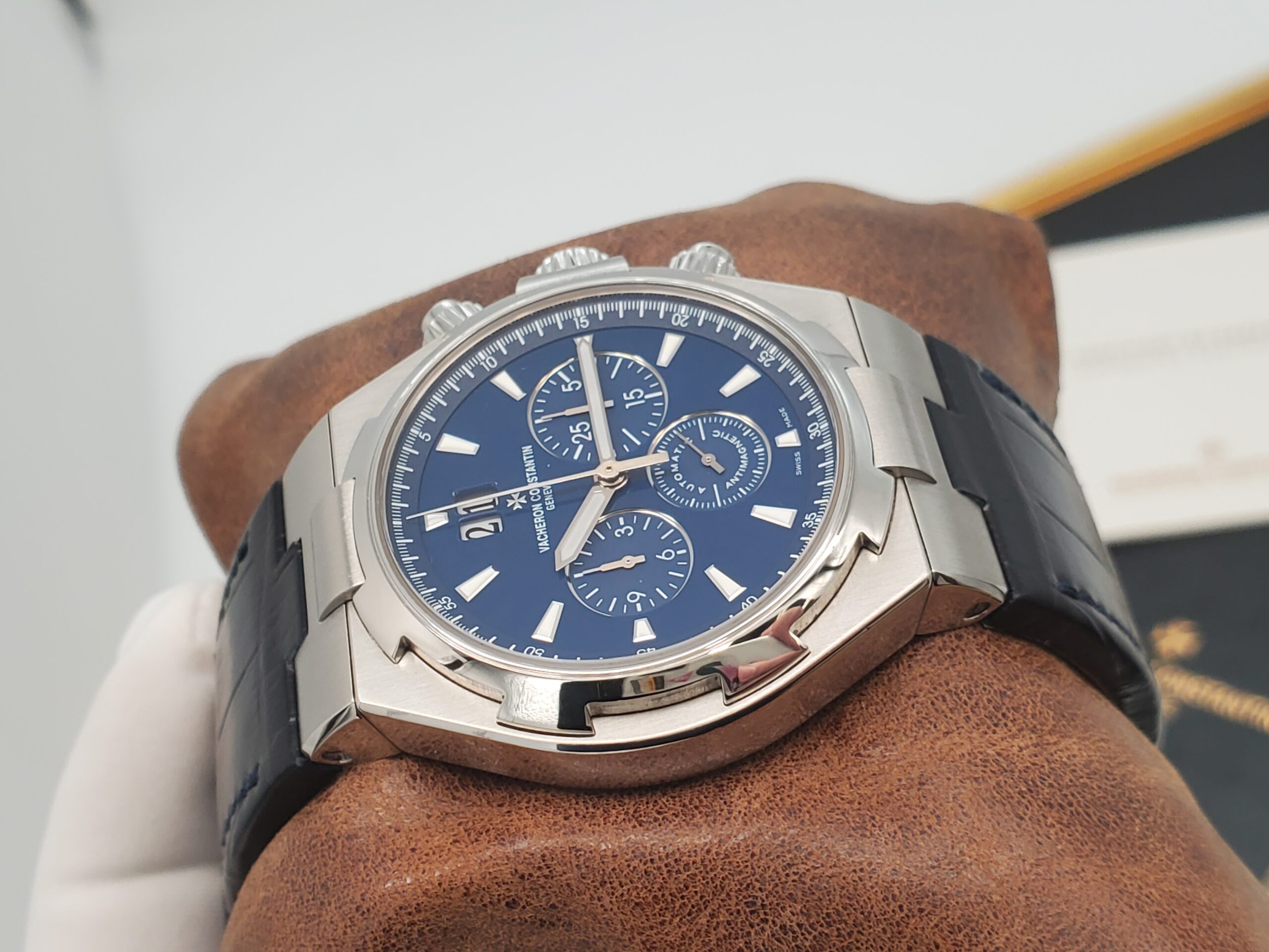 Vacheron+Constantin+Overseas+Blue+Men%27s+Leather+Watch+-+49150